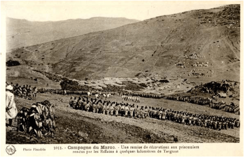 Figure 7. Morocco campaign. A presentation of medals to prisoners returned by the Riffians a few kilometres from Targuist. Postcard, Pascal Daudin's private collection.